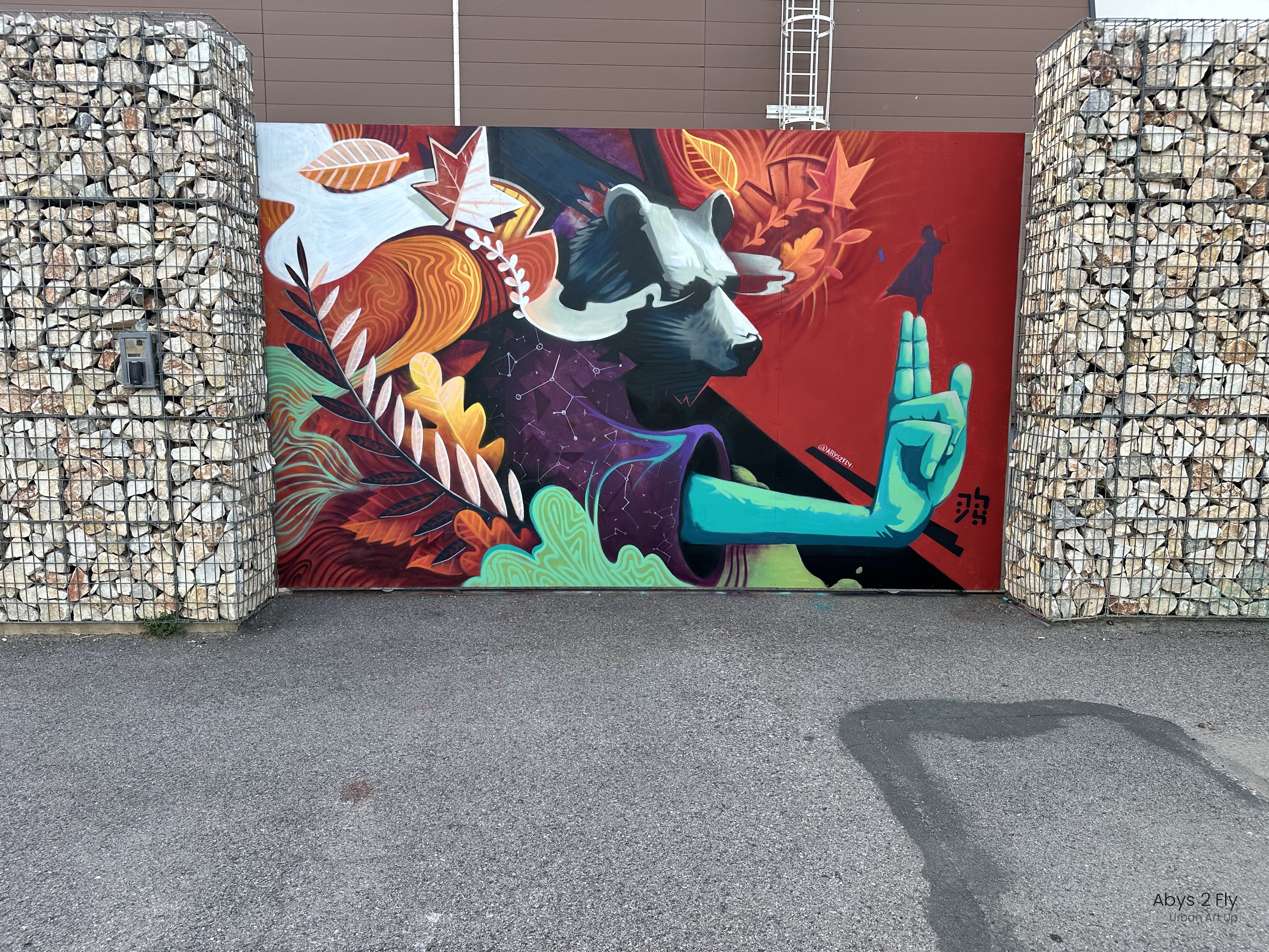 Fresque murale de l'artiste Abys 2 Fly, festival Square Up 2025, Carré d'Or, Perpignan