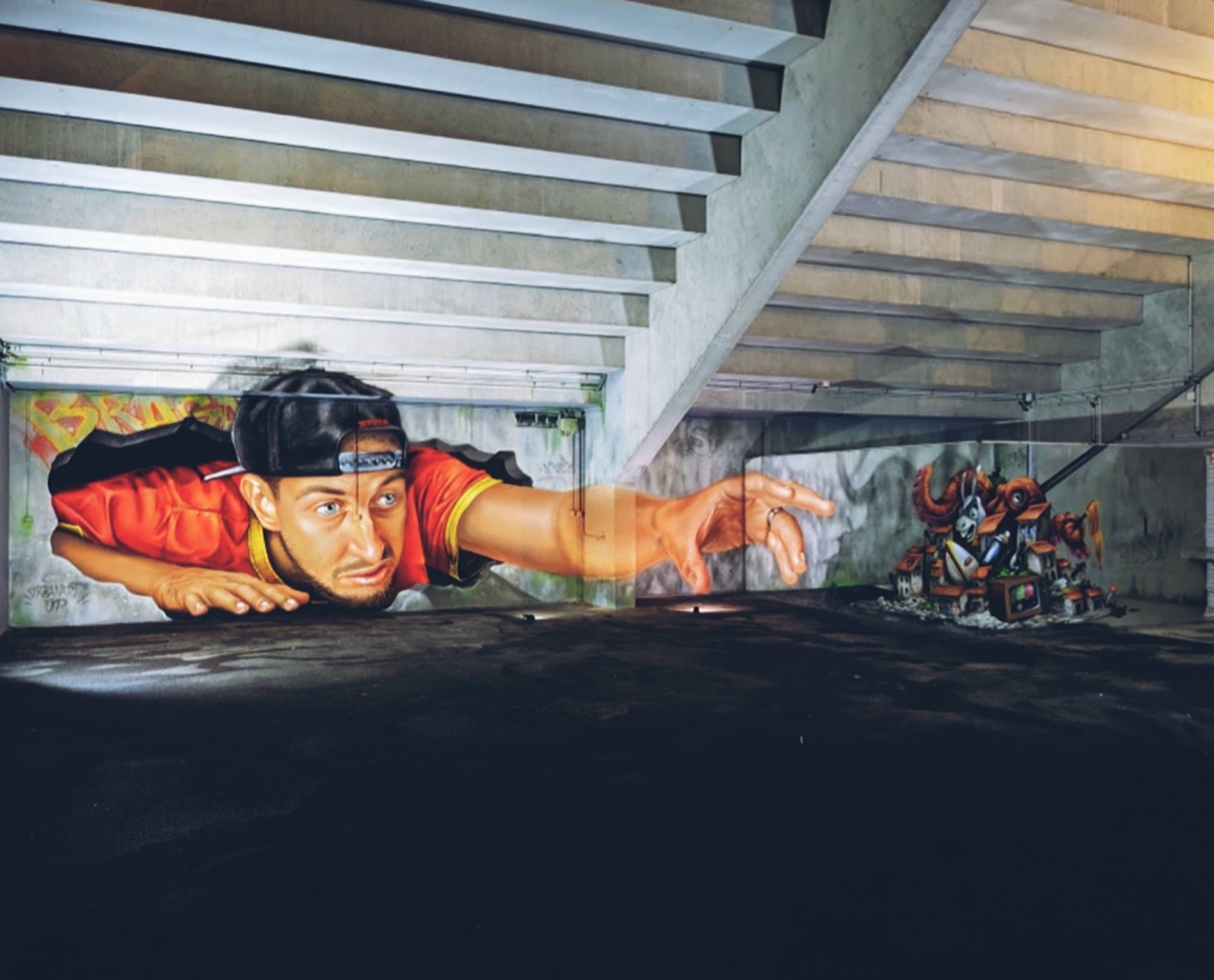 Le même mur habillé de l’anamorphose de Braga Last One