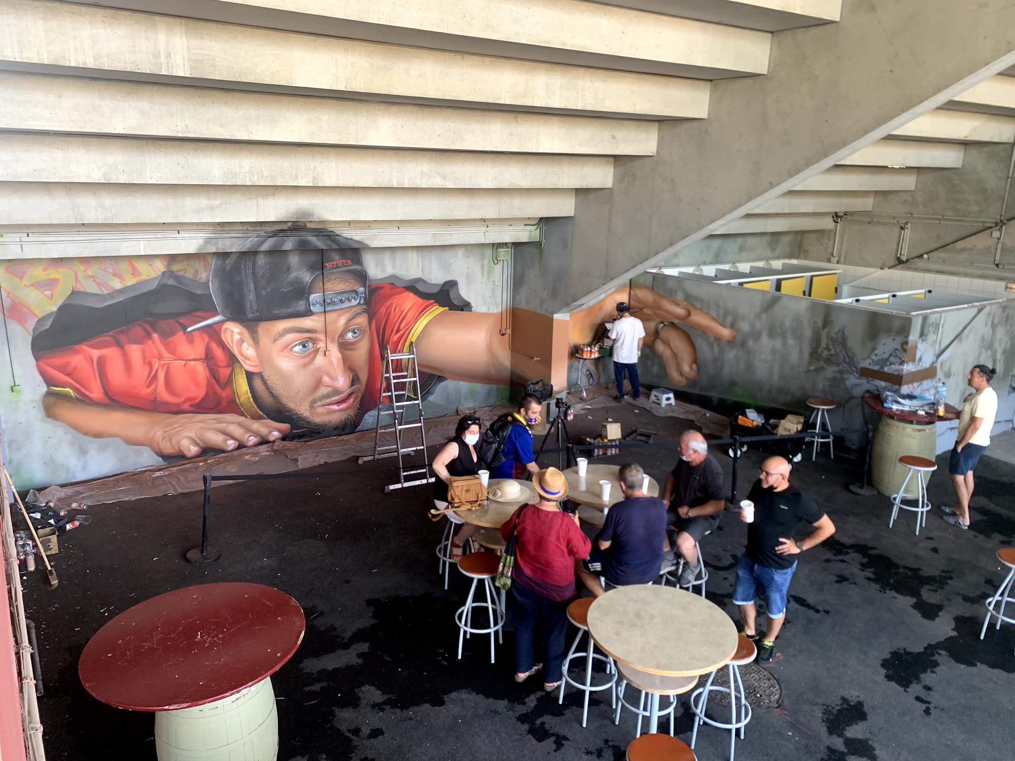 Anamorphose de Braga sous les tribunes du stade Aimé-Giral, pendant le chantier